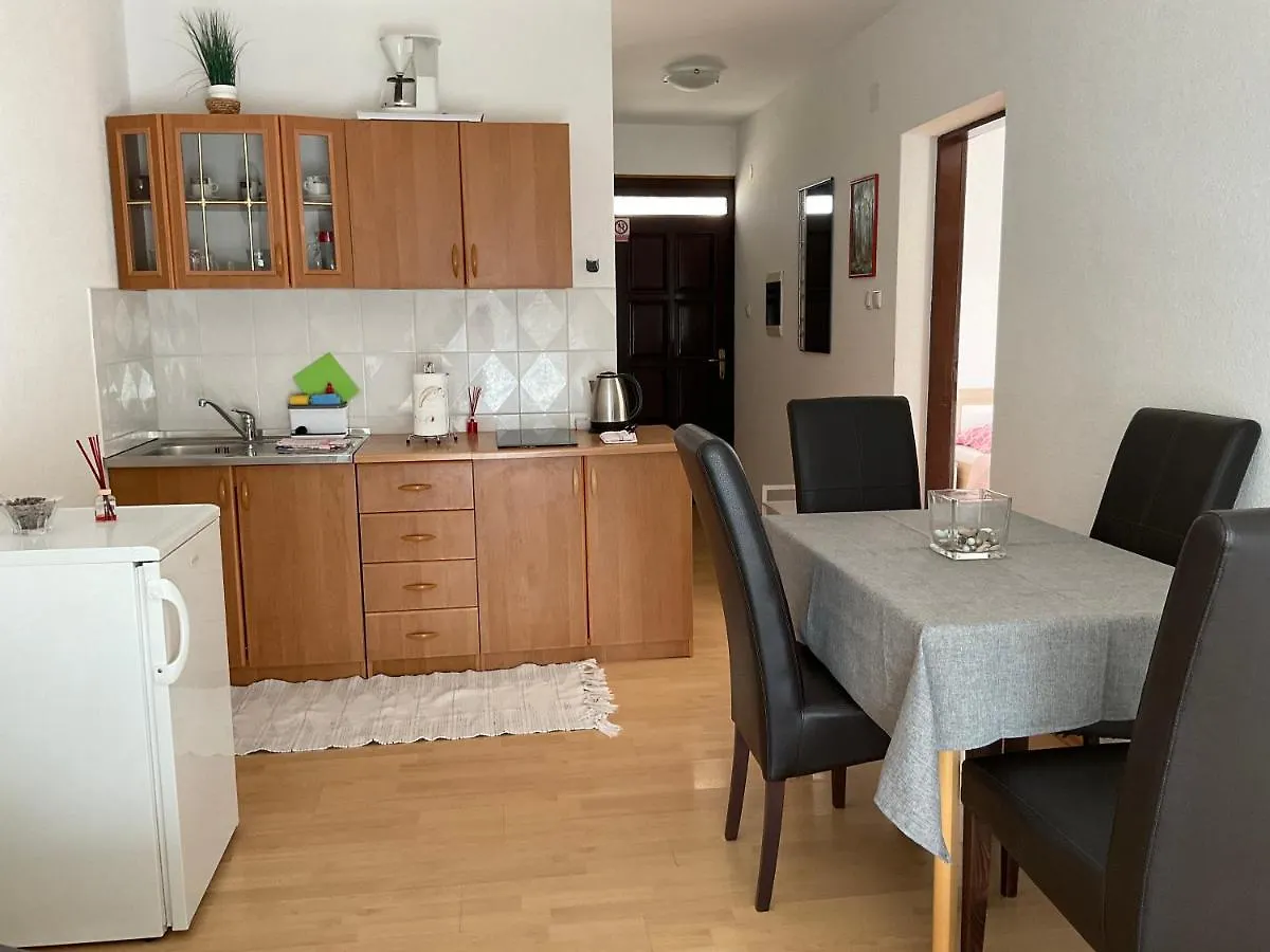 Apartments Emi Novigrad Новиград